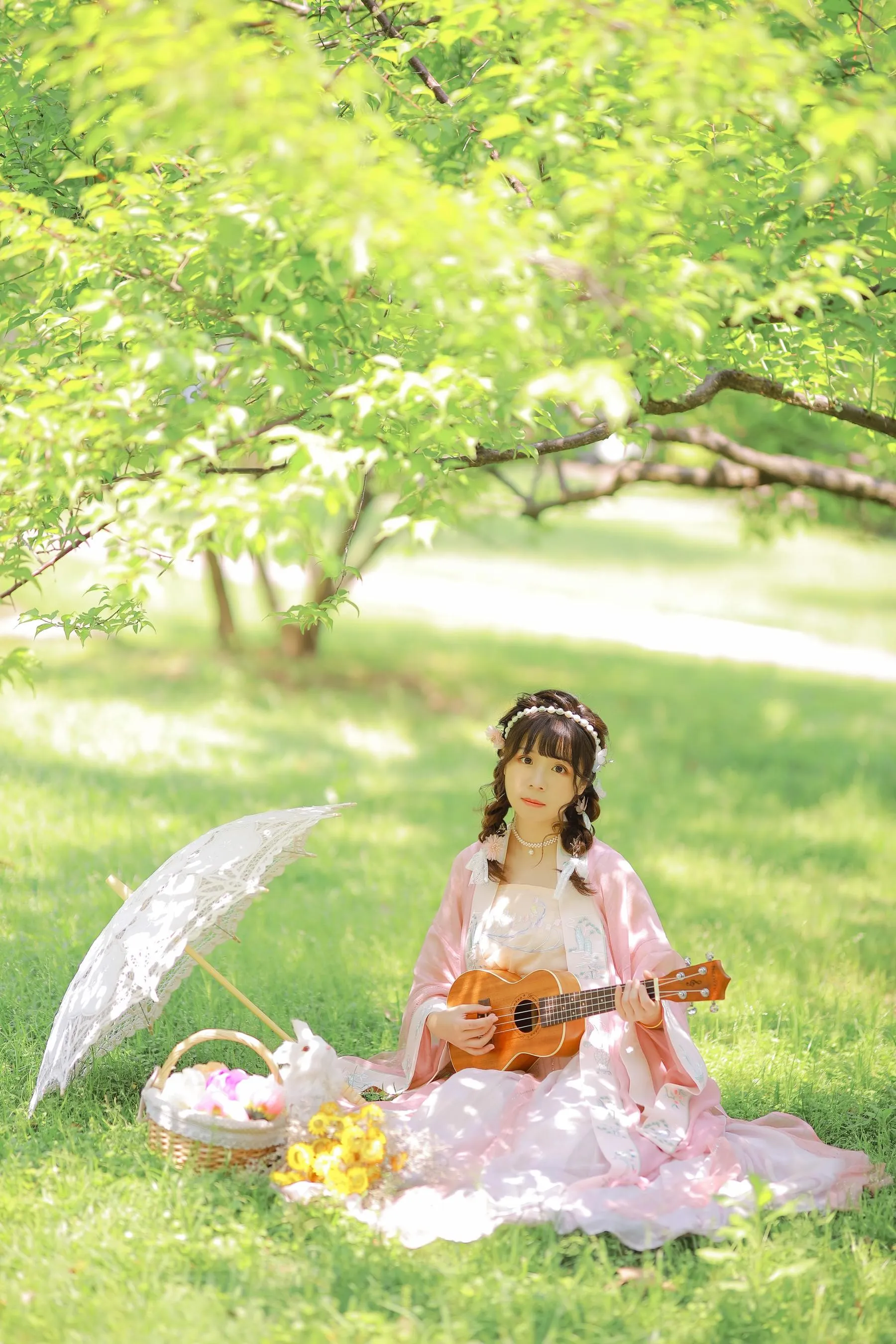 [YITUYU艺图语]2022.08.20 吻花香 Suky喜欢软绵绵毛茸茸的团子 [26P]插图1